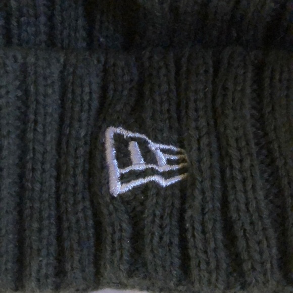 Patriots “salute to service” winter hat - Picture 2 of 4